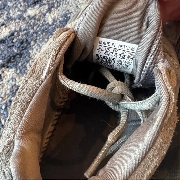 Yeezy 500 ‘Granite’ size 5 - Picture 4 of 9